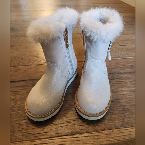 Size 6 Tahari Shimmer Boots - Picture 1 of 3